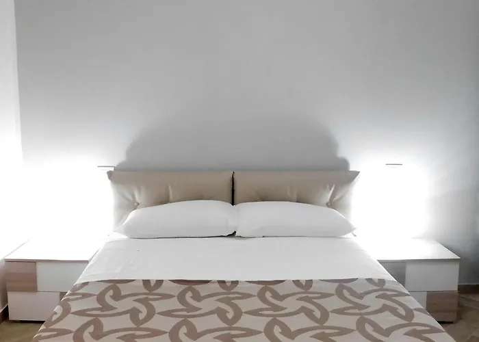 Bed And Breakfast Acrobatic